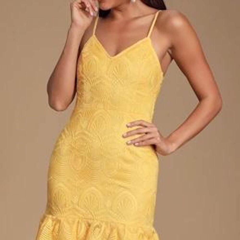 Lulus sexy Shura Yellow Embroidered Sleeveless Dress - Medium Like New Boho Chic